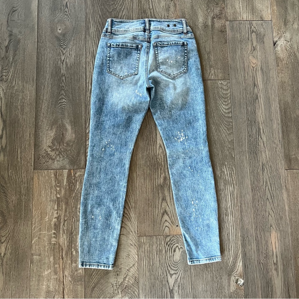 CABI #5492 Cinch Skinny Acid Wash Skinny Denim Jeans Size 4 - Picture 5 of 11